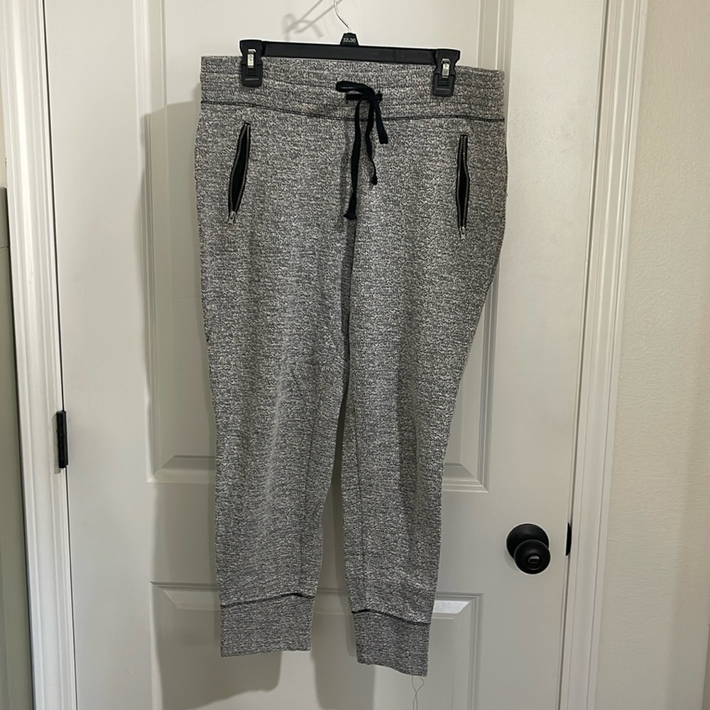 American Eagle women’s joggers